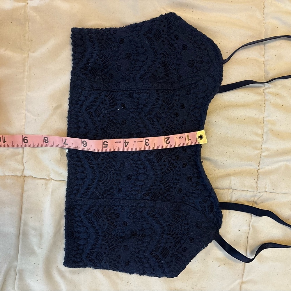 Navy Blue Lace Crop Top with Scalloped Design - Picture 5 of 8